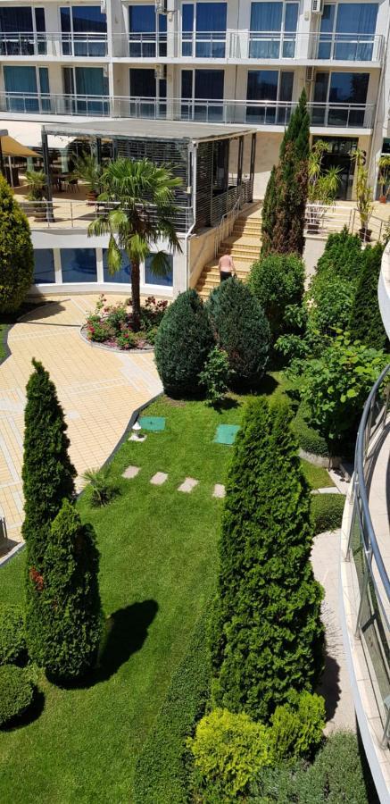Apartment With Green Terrace Burgas Bagian luar foto