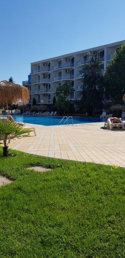 Apartment With Green Terrace Burgas Bagian luar foto